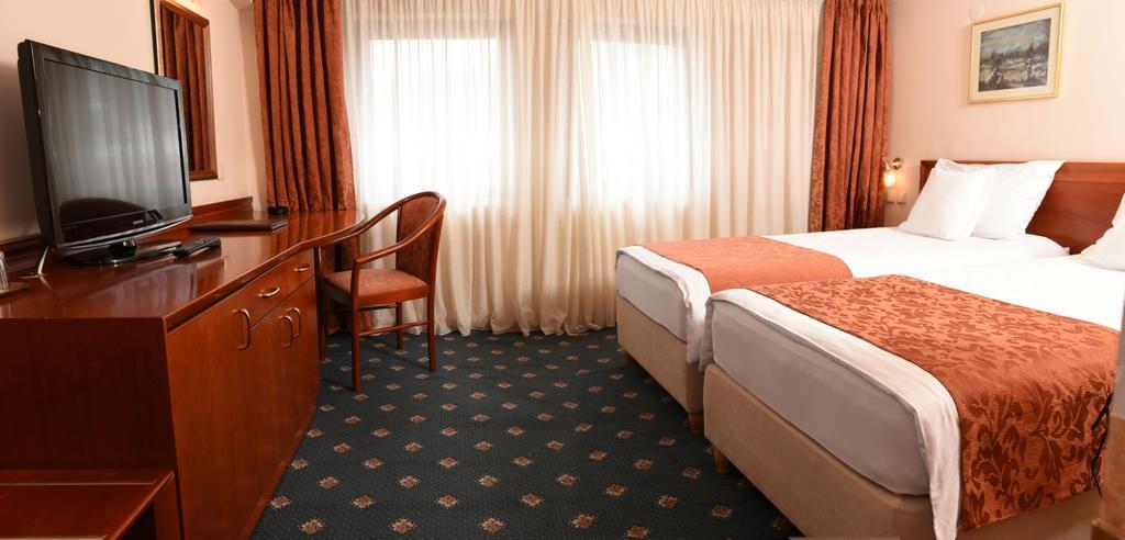 Hotel Glam Skopje Zimmer foto