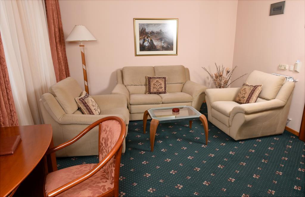 Hotel Glam Skopje Zimmer foto