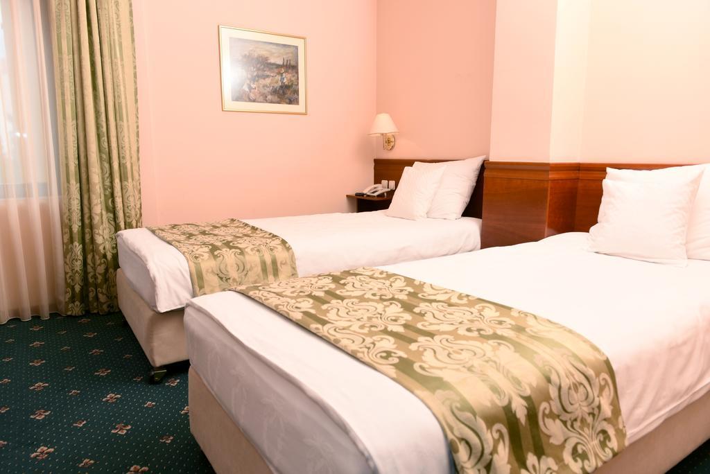 Hotel Glam Skopje Zimmer foto